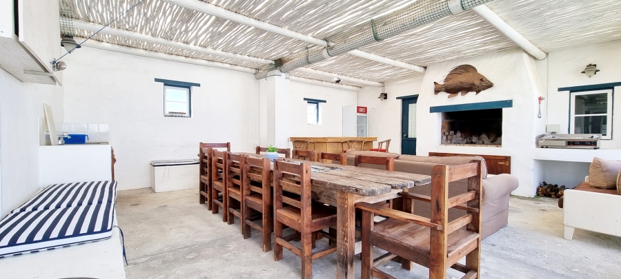 4 Bedroom Property for Sale in Struisbaai Western Cape